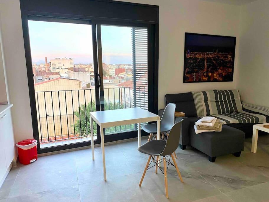 Modern Loft In Apartment *